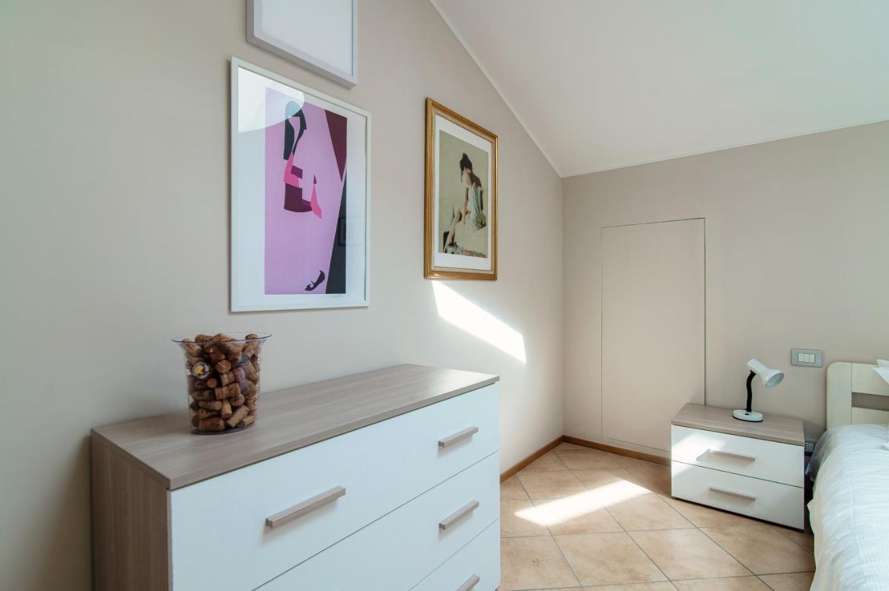 Apartamento Grape Attic 72 - The House Of Travelers Como Exterior foto