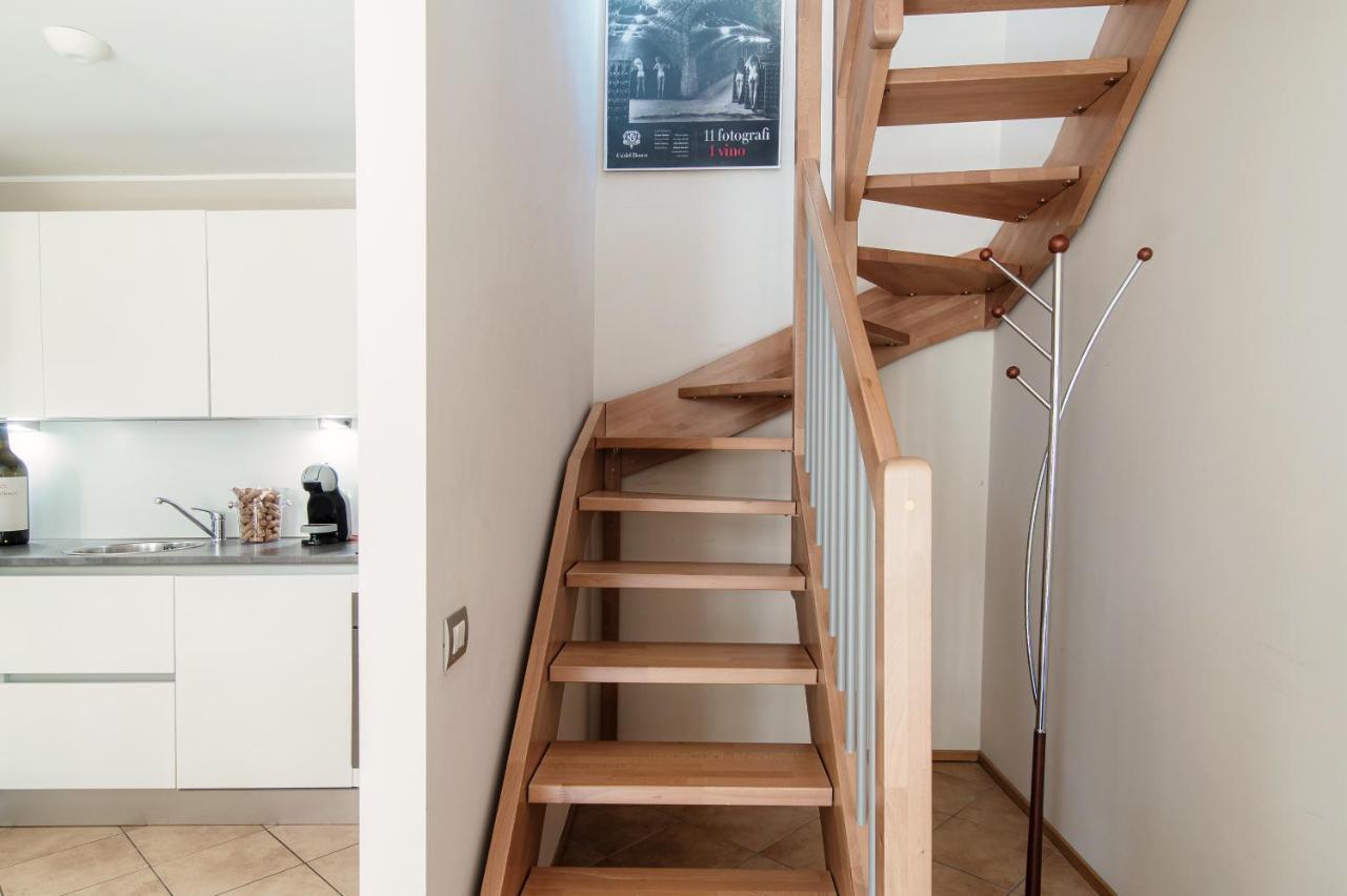 Apartamento Grape Attic 72 - The House Of Travelers Como Exterior foto