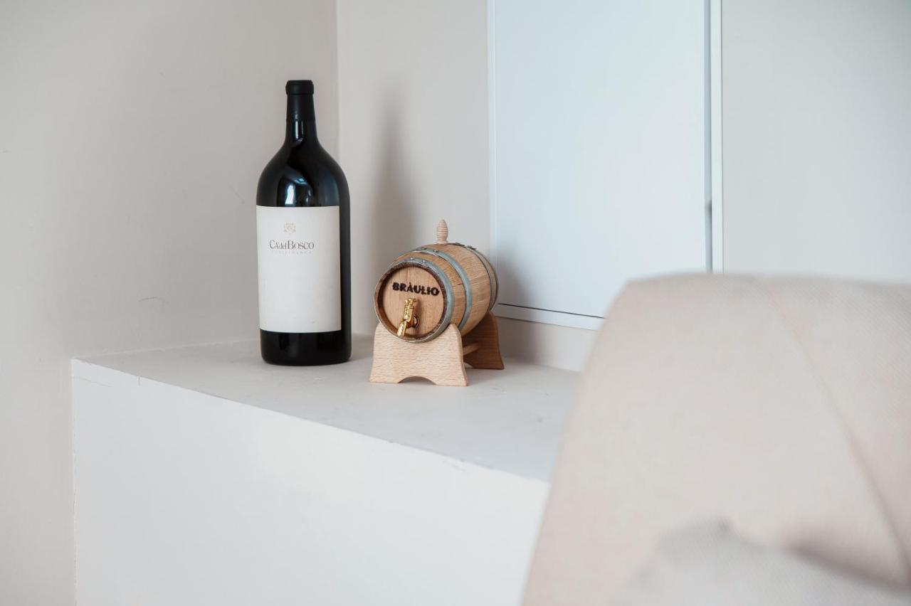 Apartamento Grape Attic 72 - The House Of Travelers Como Exterior foto